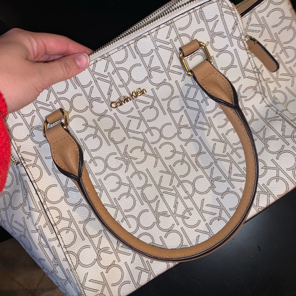 BRAND NEW ⭐️ Calvin Klein Logo Purse